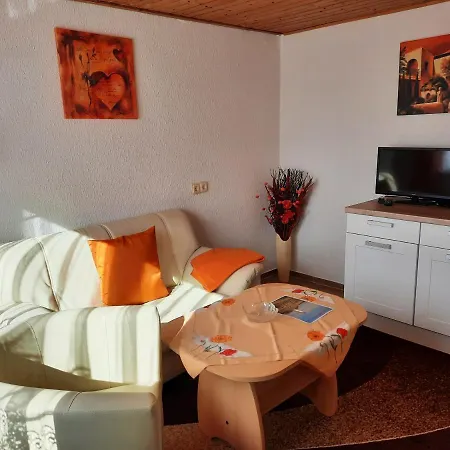 Daire Moritz - Oestlich Der Dorfstrasse In Insel Hiddensee Grieben